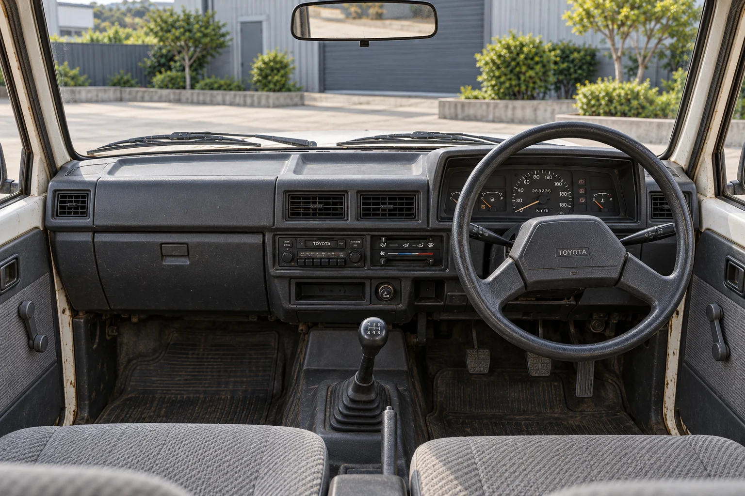 Toyota Hilux Pickup photo 6